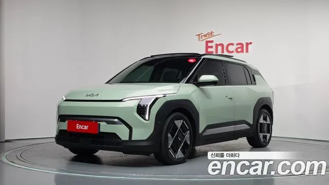 Kia EV3 — фото 1