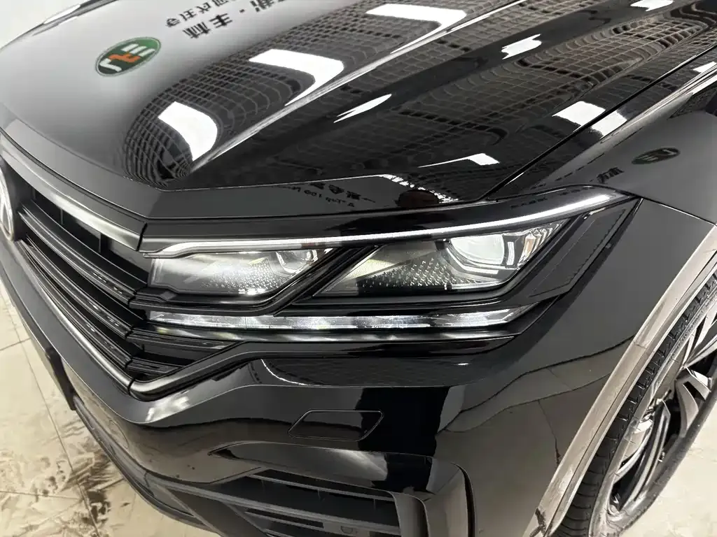 Volkswagen Touareg — фото 3