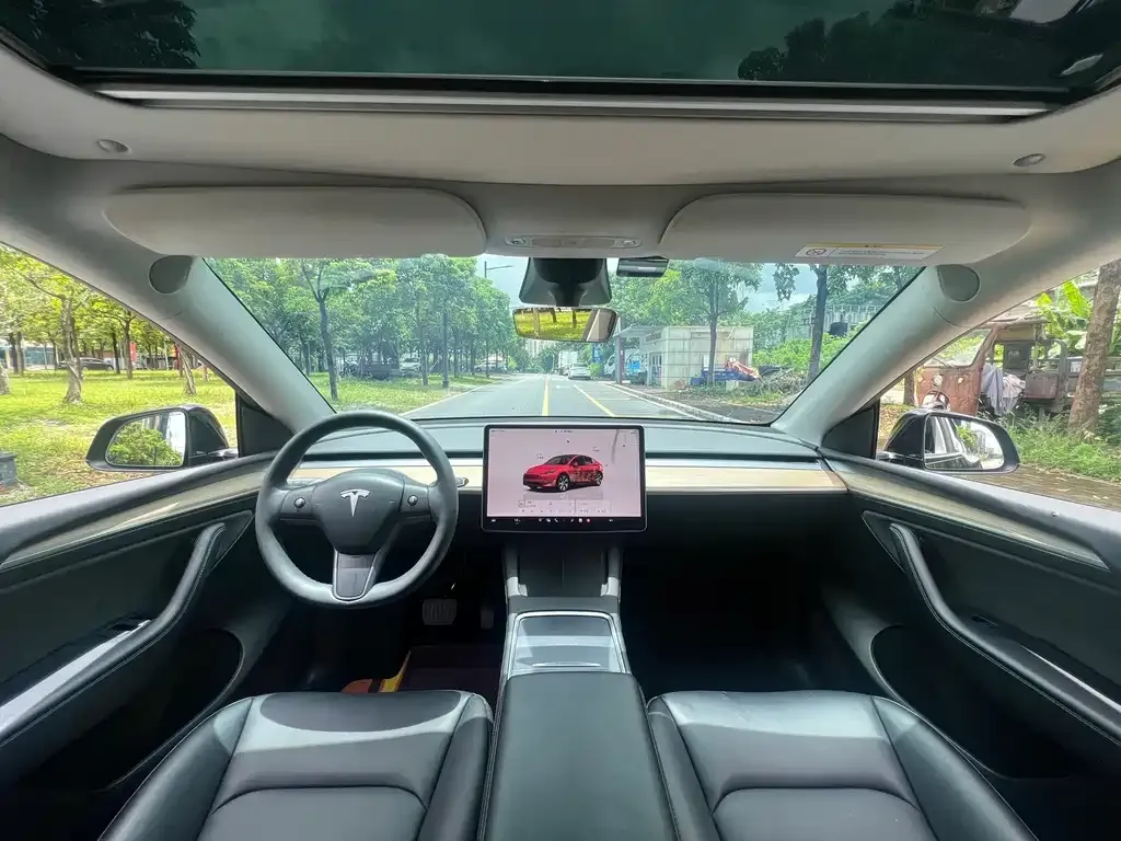Tesla Model Y — фото 4