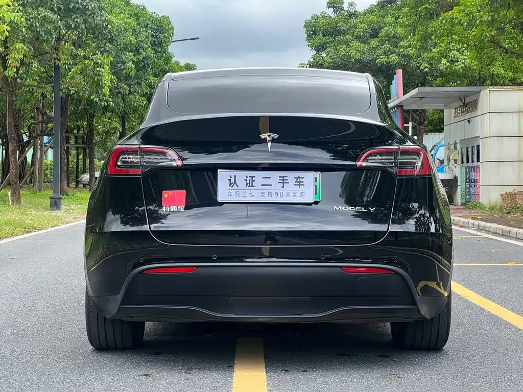 Tesla Model Y — фото 8