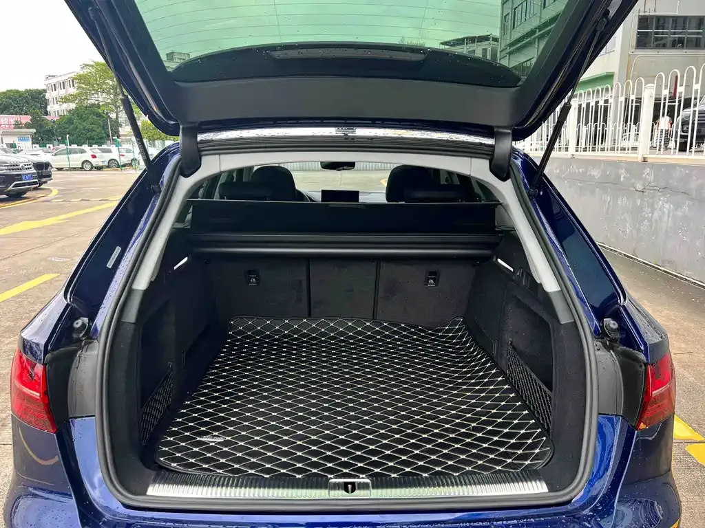 Audi A4 (Import) — фото 8