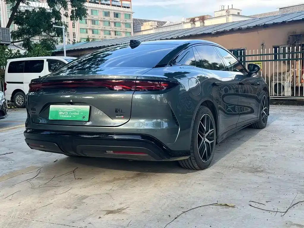 BYD Han L — фото 4
