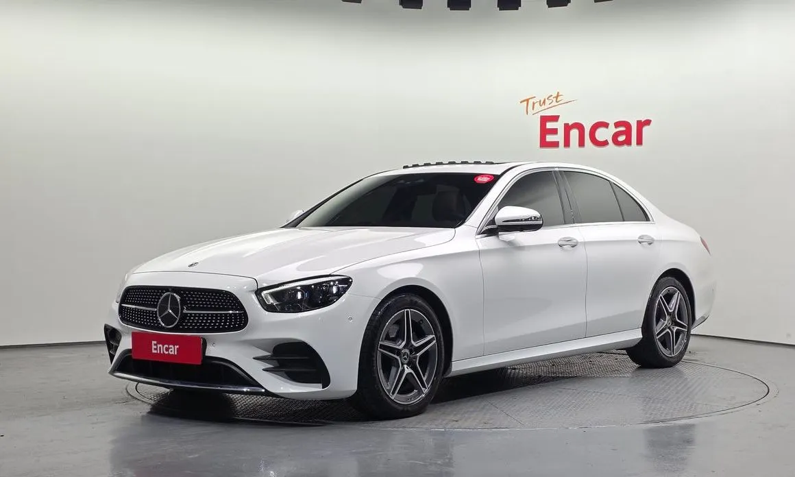 Mercedes-Benz E-Class — фото 1