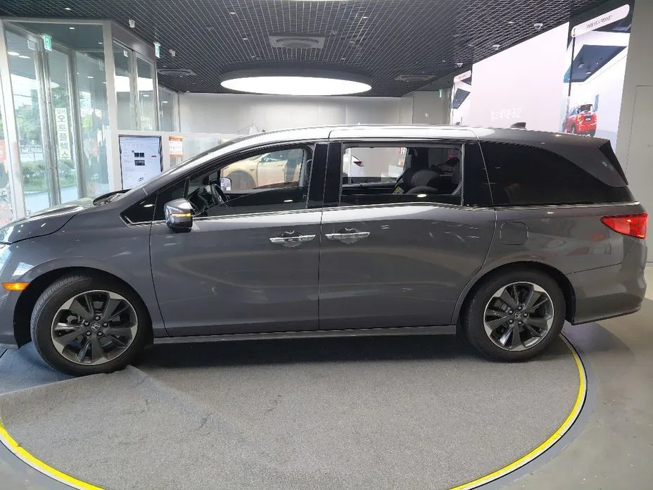 Honda Odyssey — фото 10