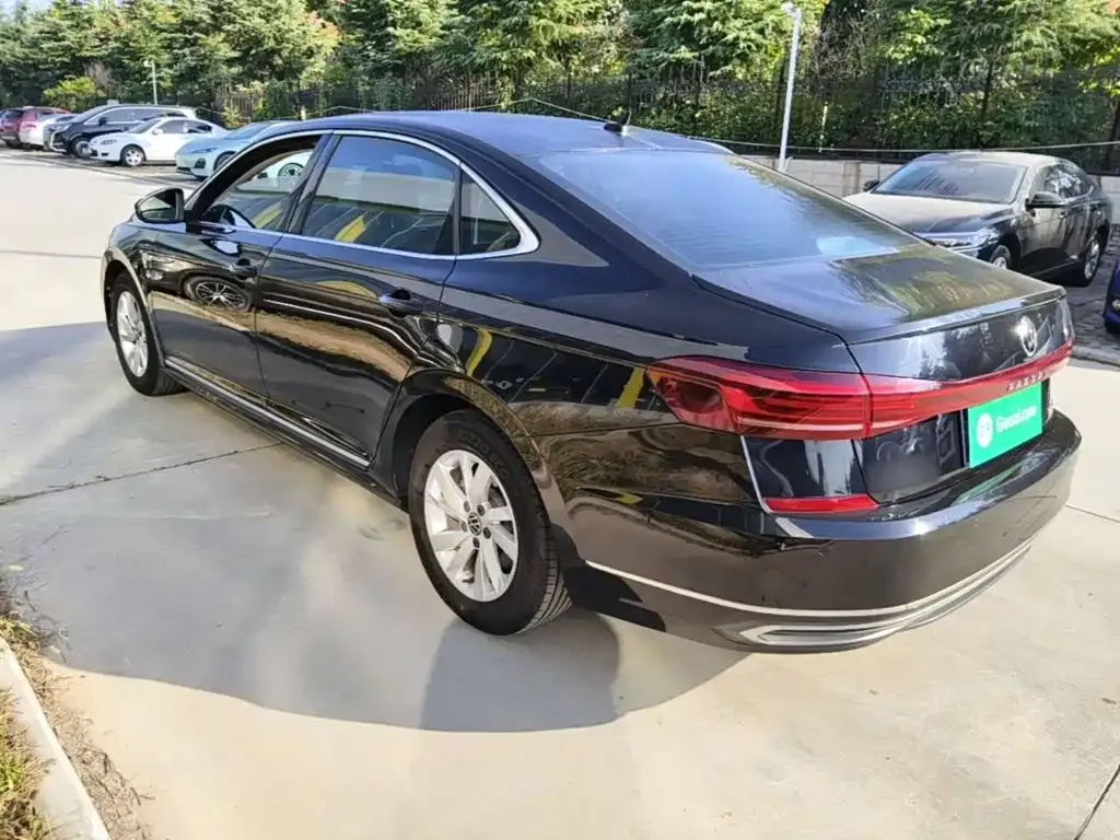 Volkswagen Passat — фото 7