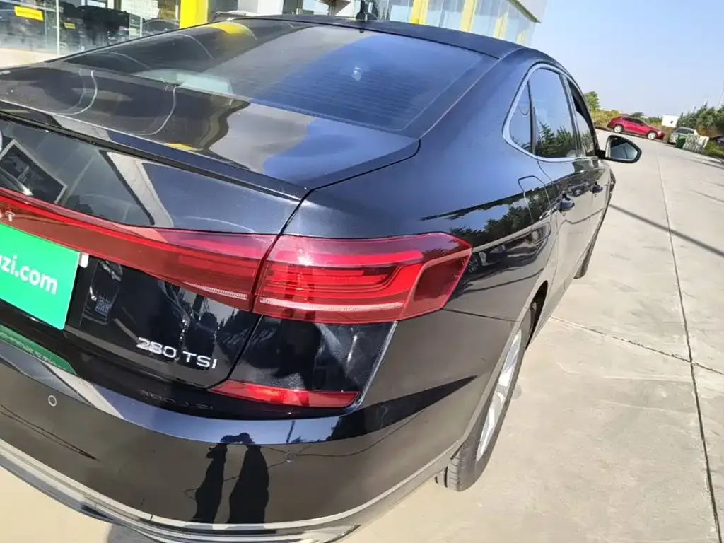 Volkswagen Passat — фото 10