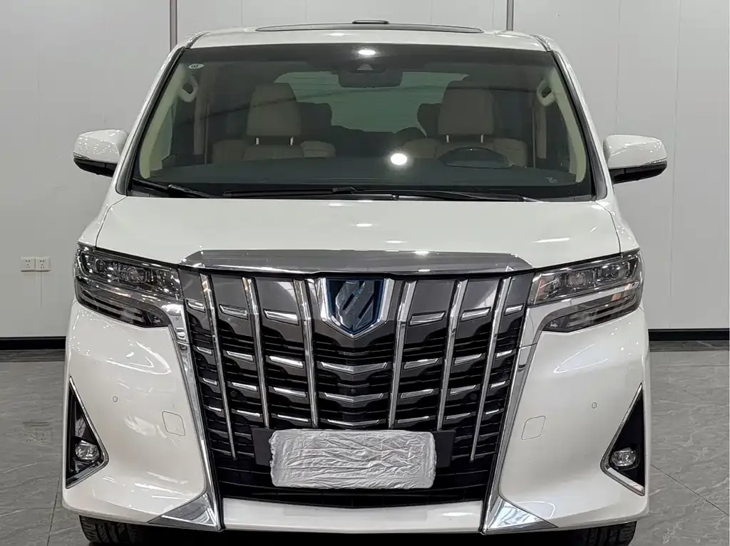 Toyota Alphard — фото 2