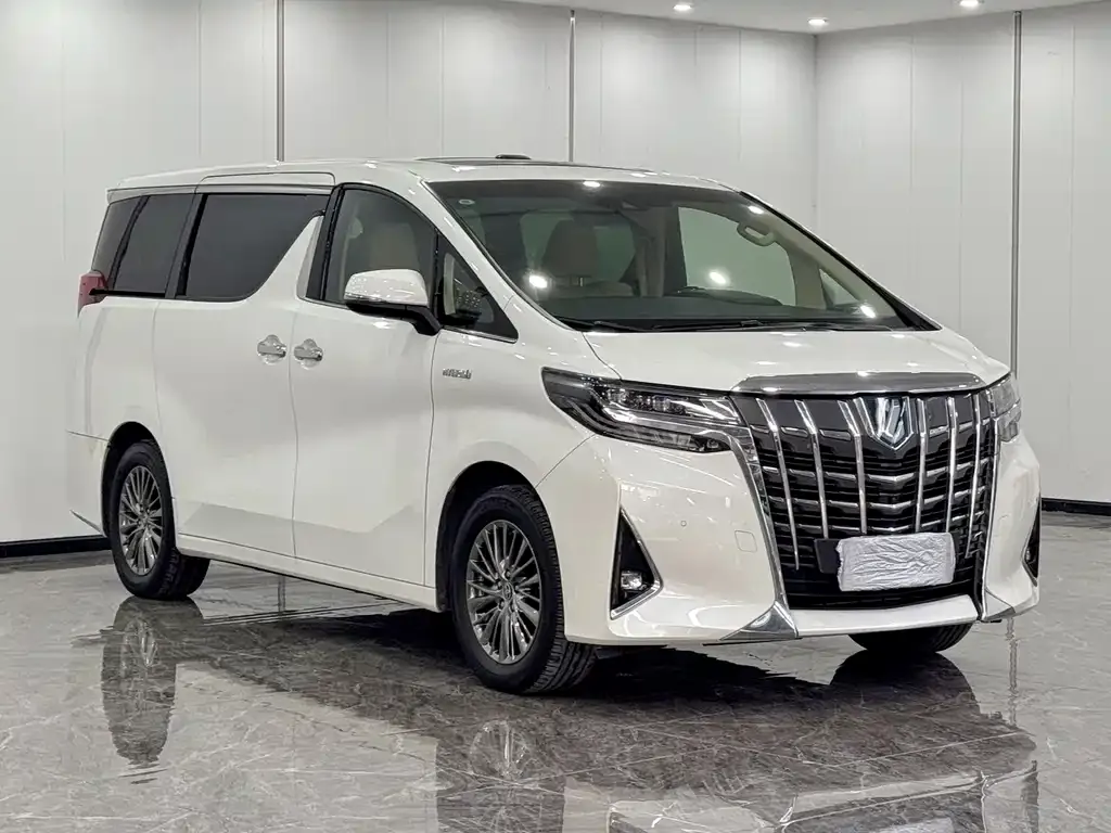 Toyota Alphard — фото 4