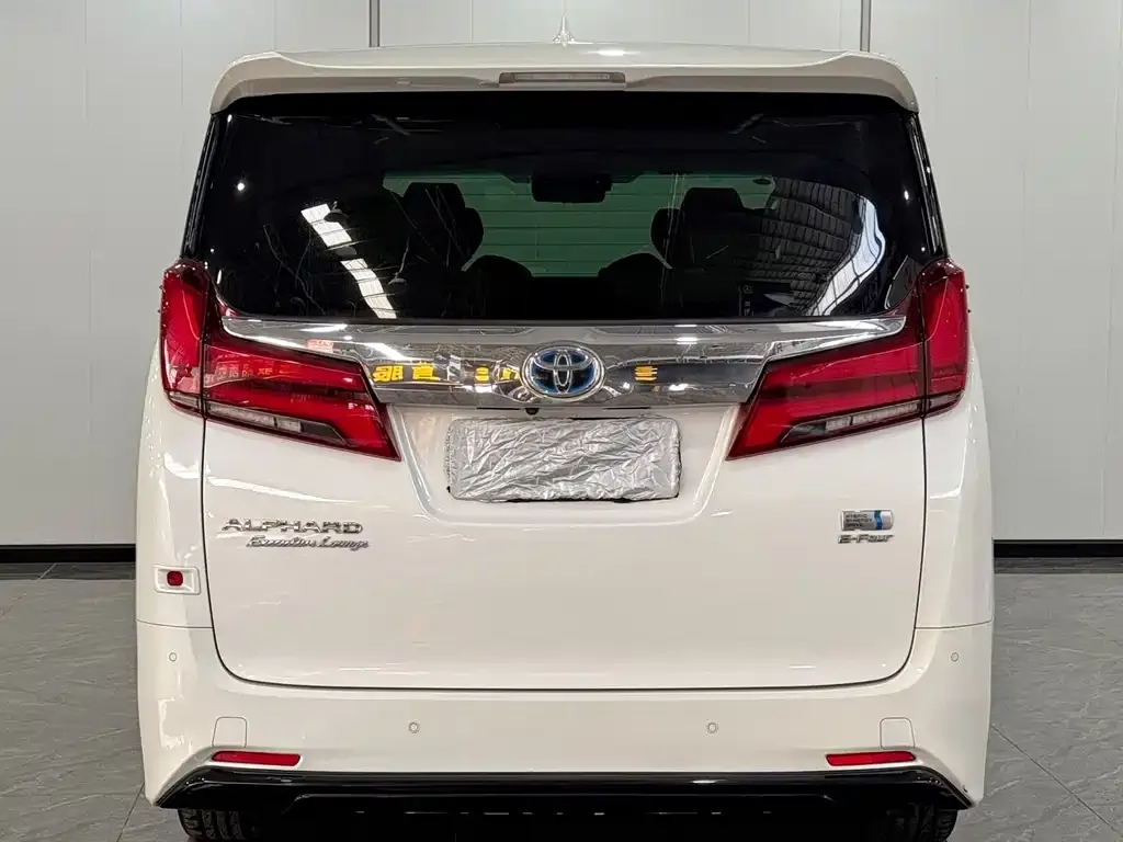 Toyota Alphard — фото 7