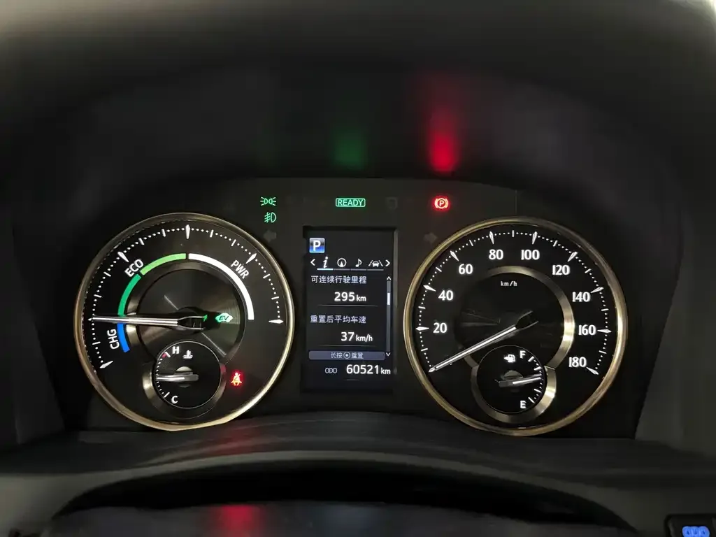Toyota Alphard — фото 3