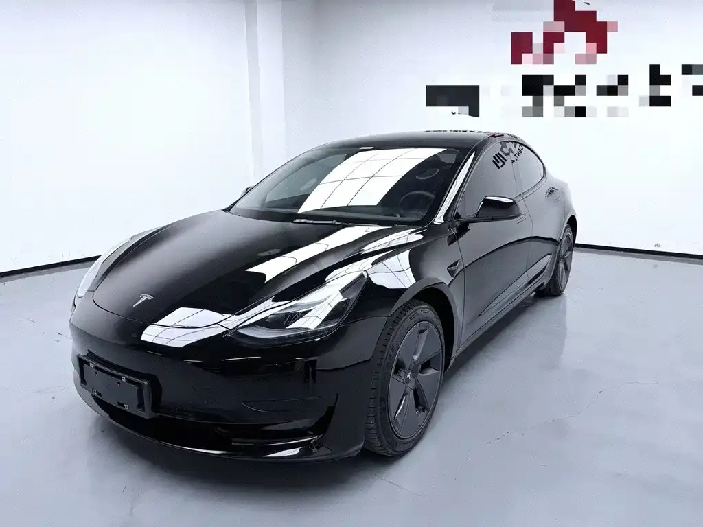 Tesla Model 3 — фото 1