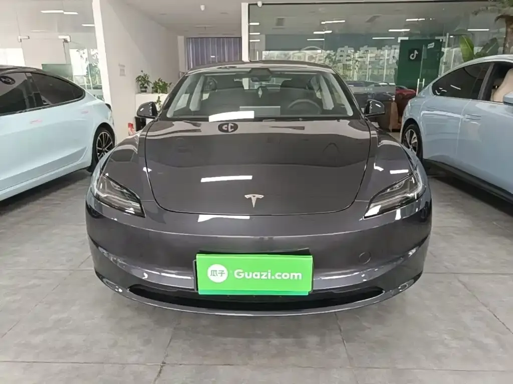 Tesla Model 3 — фото 5
