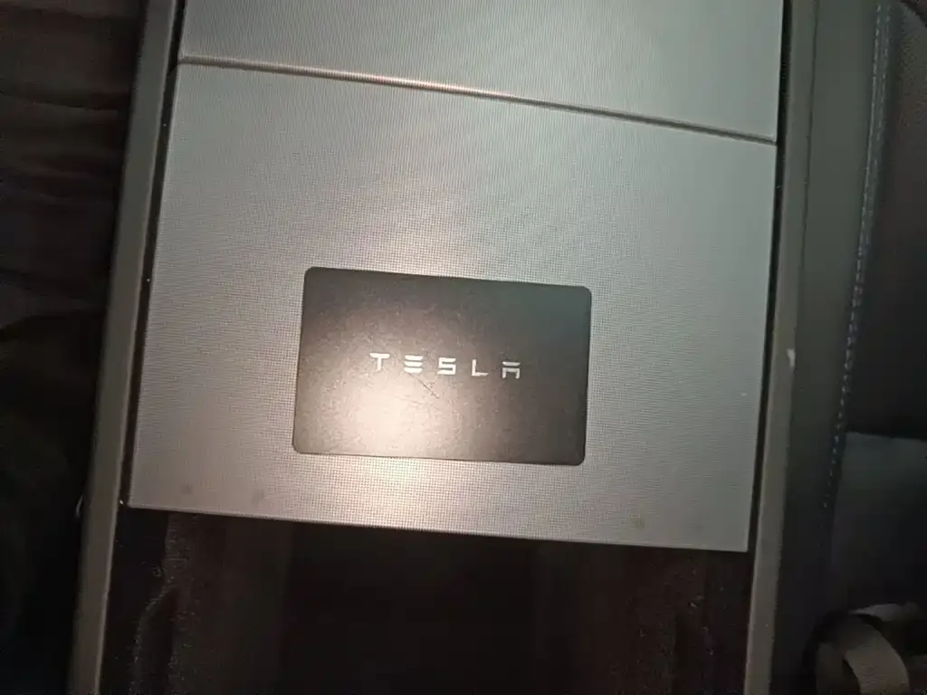 Tesla Model 3 — фото 9