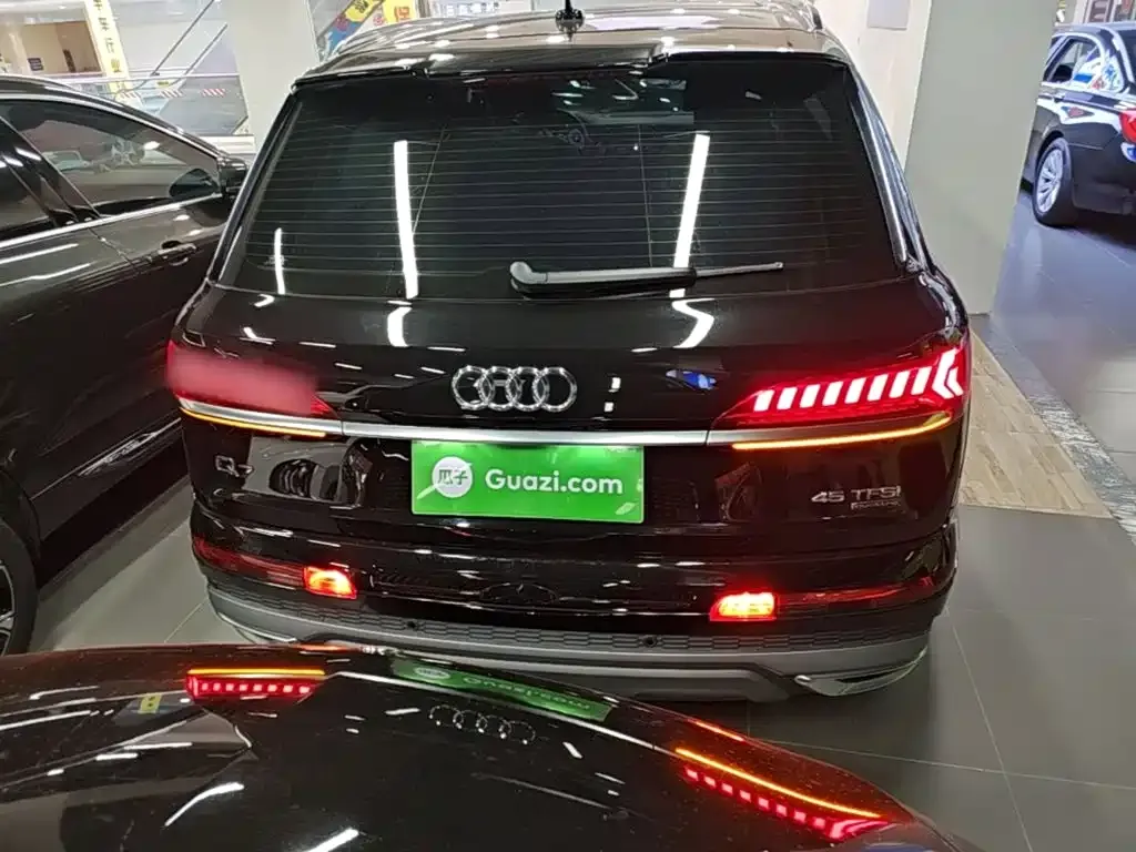 Audi Q7 — фото 3