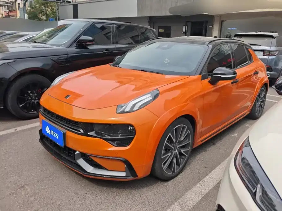 Lynk & Co 02 Hatchback — фото 1