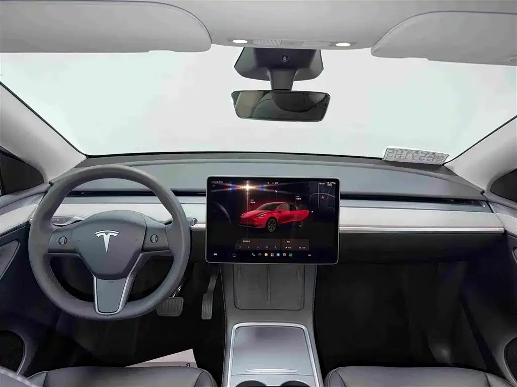 Tesla Model Y — фото 4