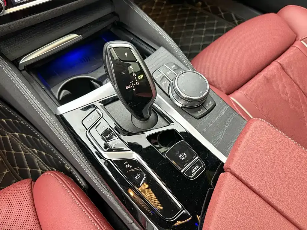 BMW 5 Series — фото 10