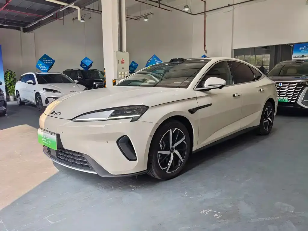 BYD Seal 07 DM-i — фото 1
