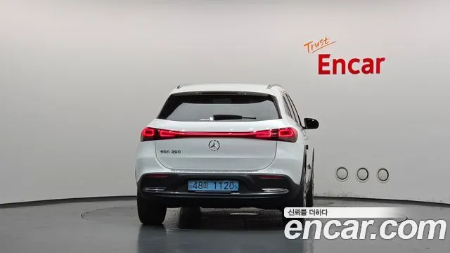 Mercedes-Benz EQA — фото 2