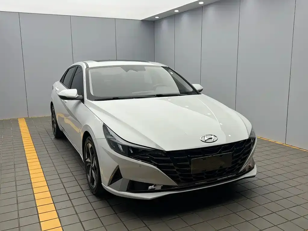 Hyundai Elantra — фото 8