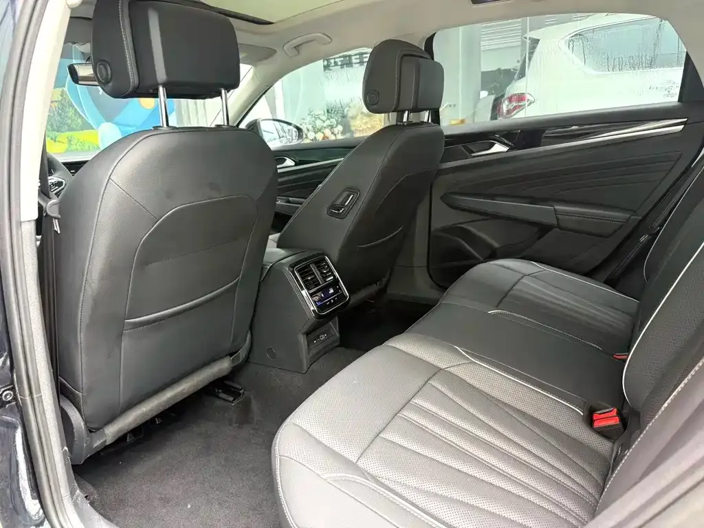 Volkswagen Passat — фото 6