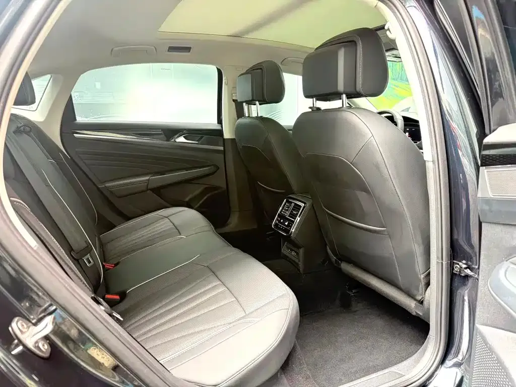 Volkswagen Passat — фото 8