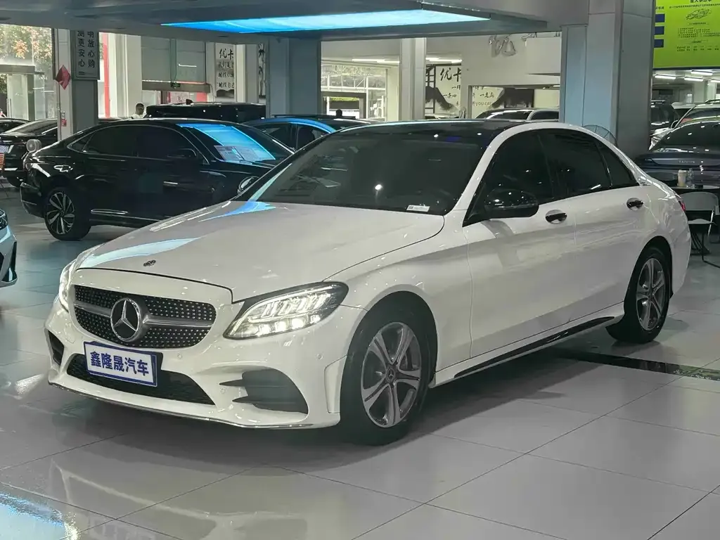 Mercedes-Benz C-Class — фото 1