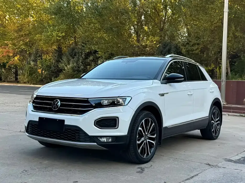 Volkswagen T-Roc — фото 1