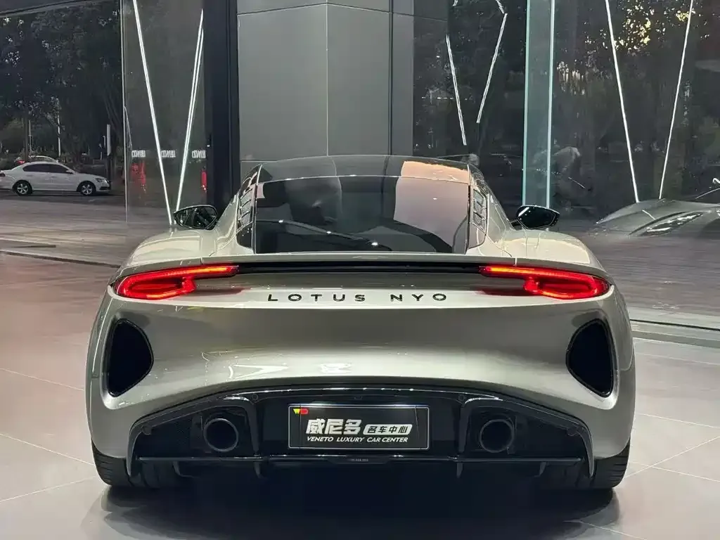 Lotus Emira — фото 3