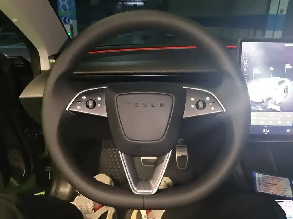Tesla Model 3 — фото 4