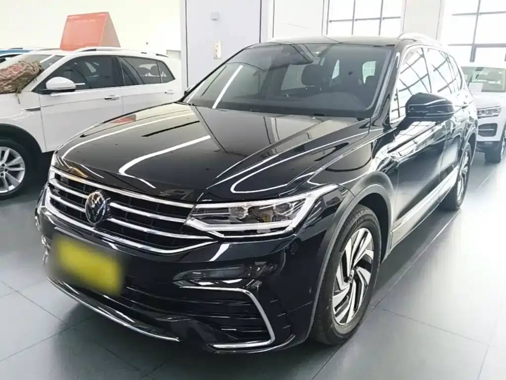 Volkswagen Tiguan L — фото 6