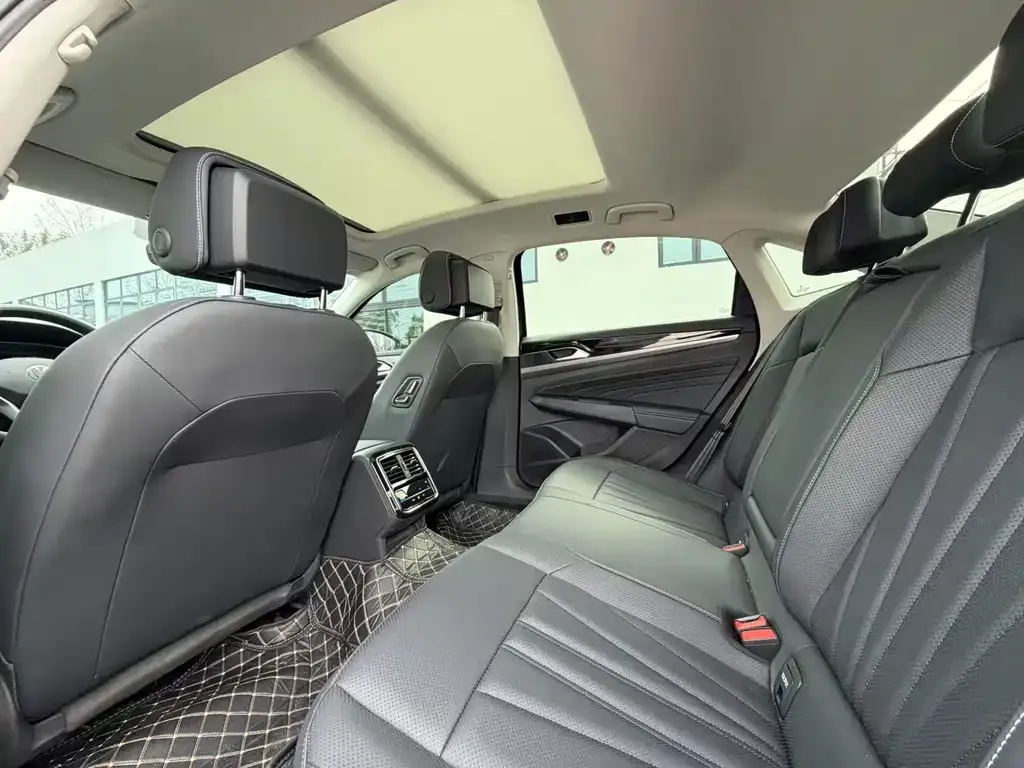 Volkswagen Passat — фото 5