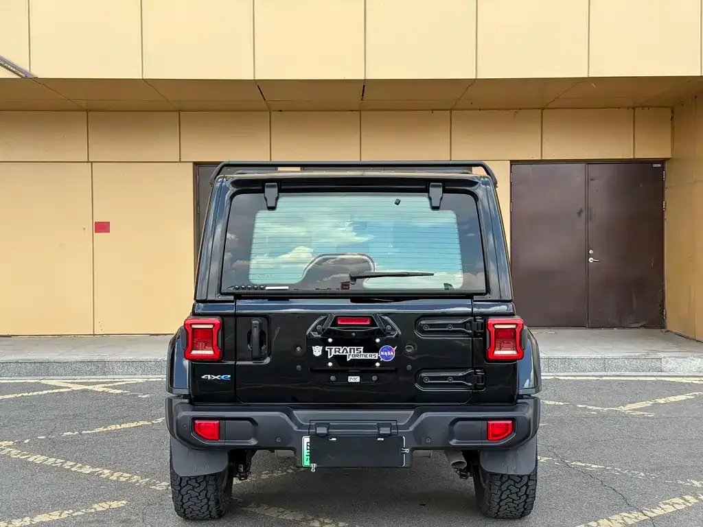 Jeep Wrangler PHEV — фото 3