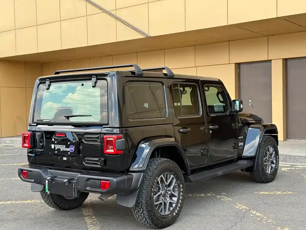 Jeep Wrangler PHEV — фото 4