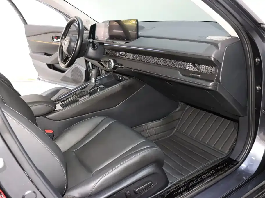 Honda Accord — фото 10