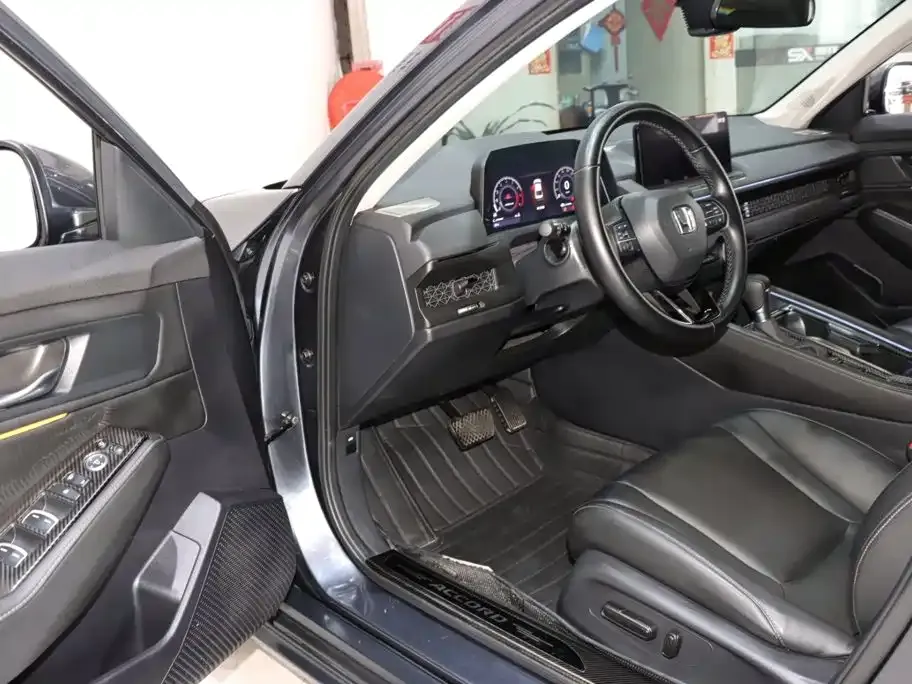 Honda Accord — фото 9