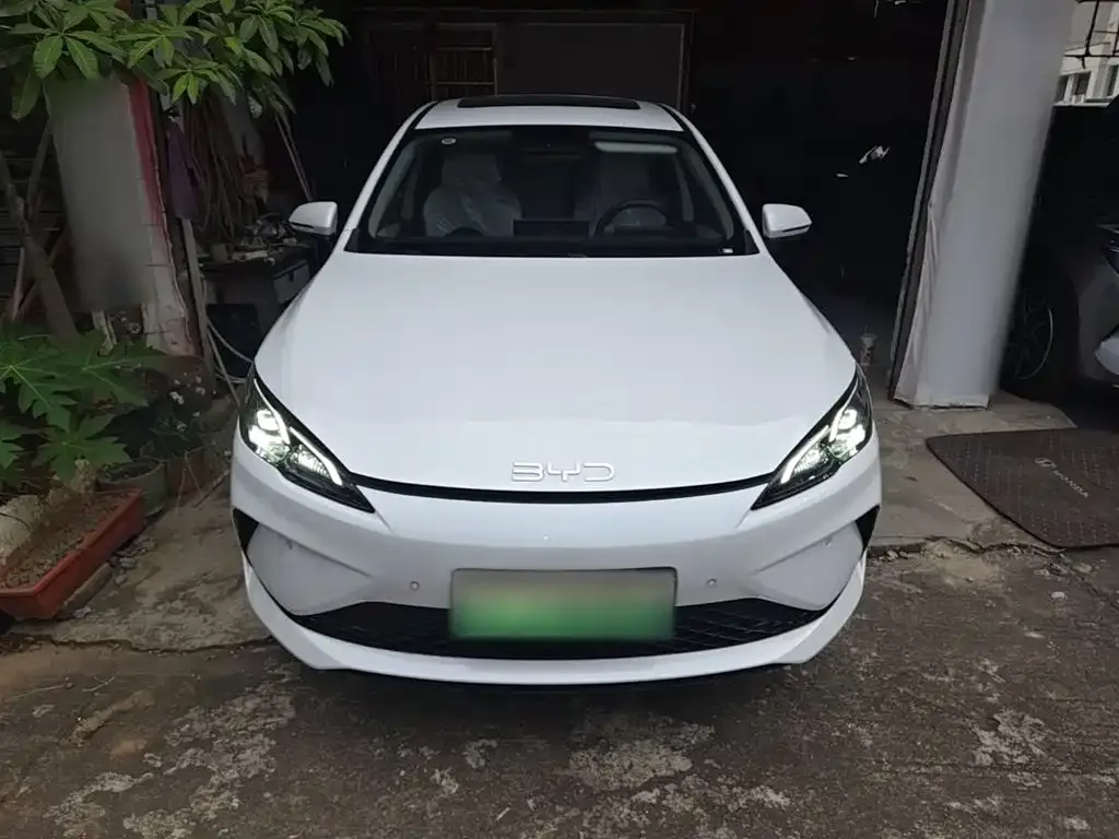 BYD Seal 05 DM-i — фото 10