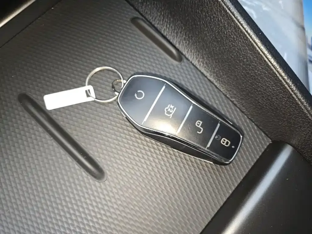 BYD Seal 05 DM-i — фото 3