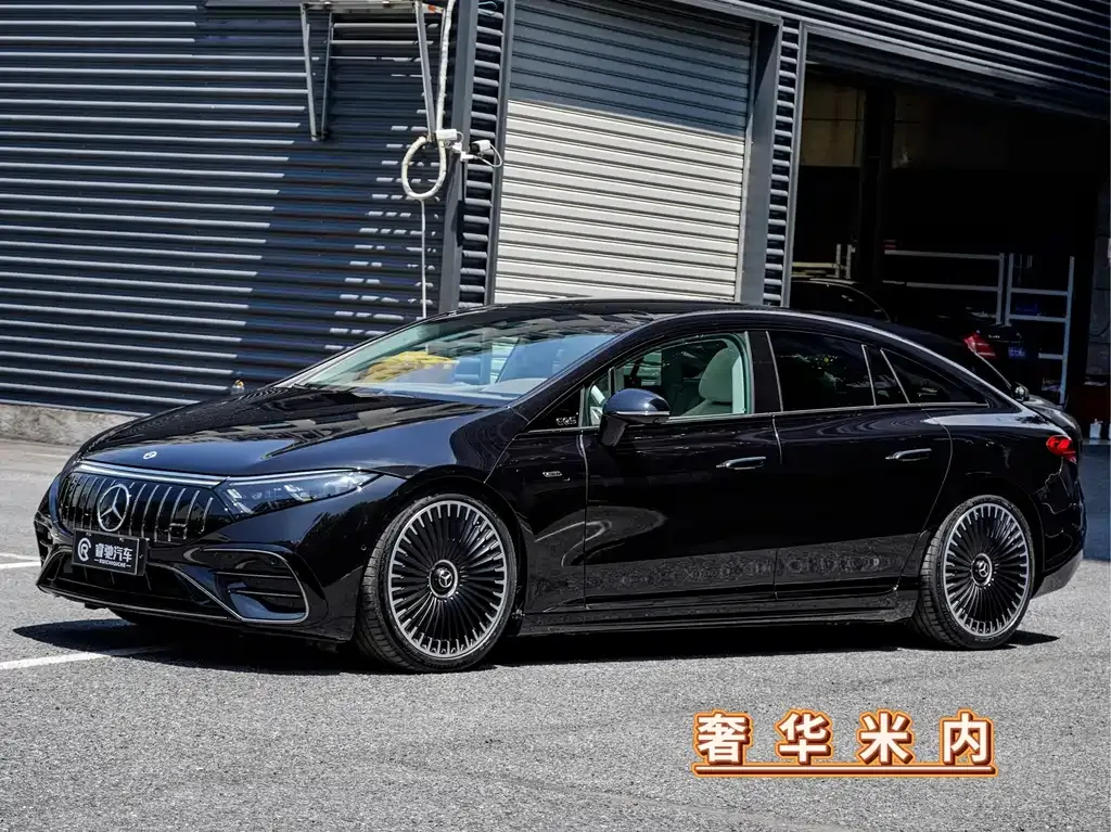 Mercedes-Benz EQS AMG — фото 1