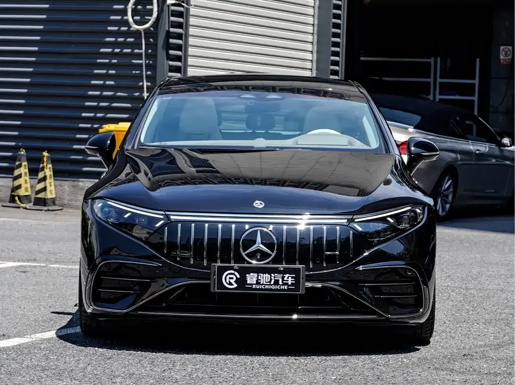 Mercedes-Benz EQS AMG — фото 3