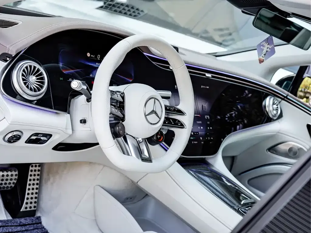Mercedes-Benz EQS AMG — фото 5