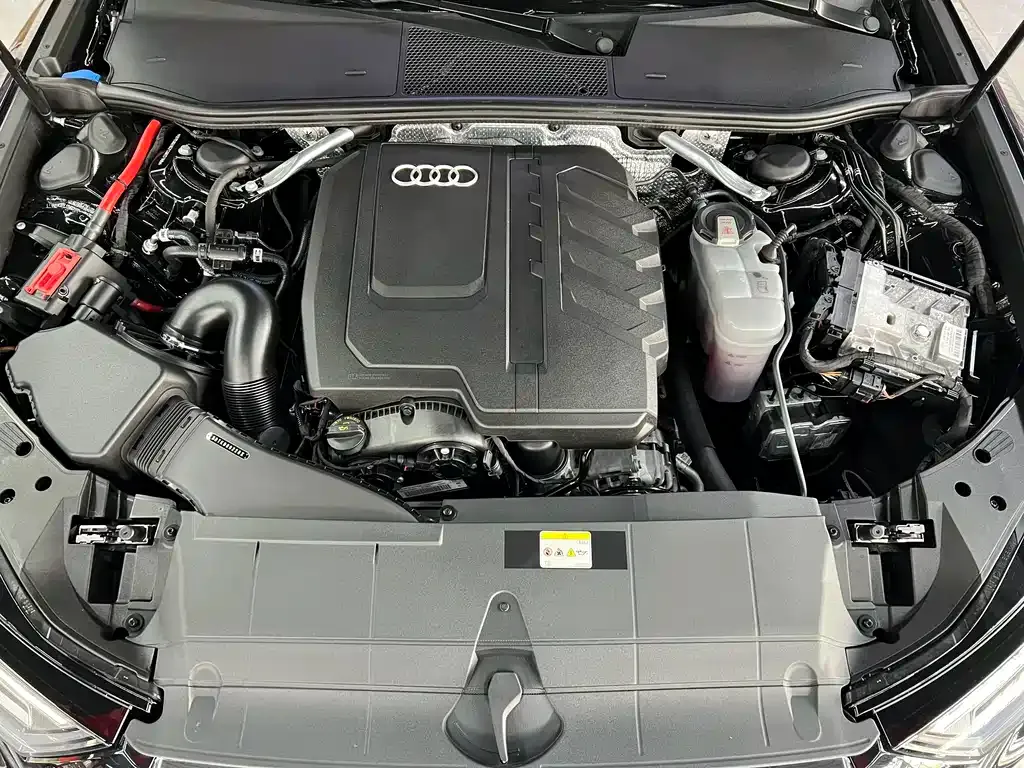 Audi A6L — фото 9