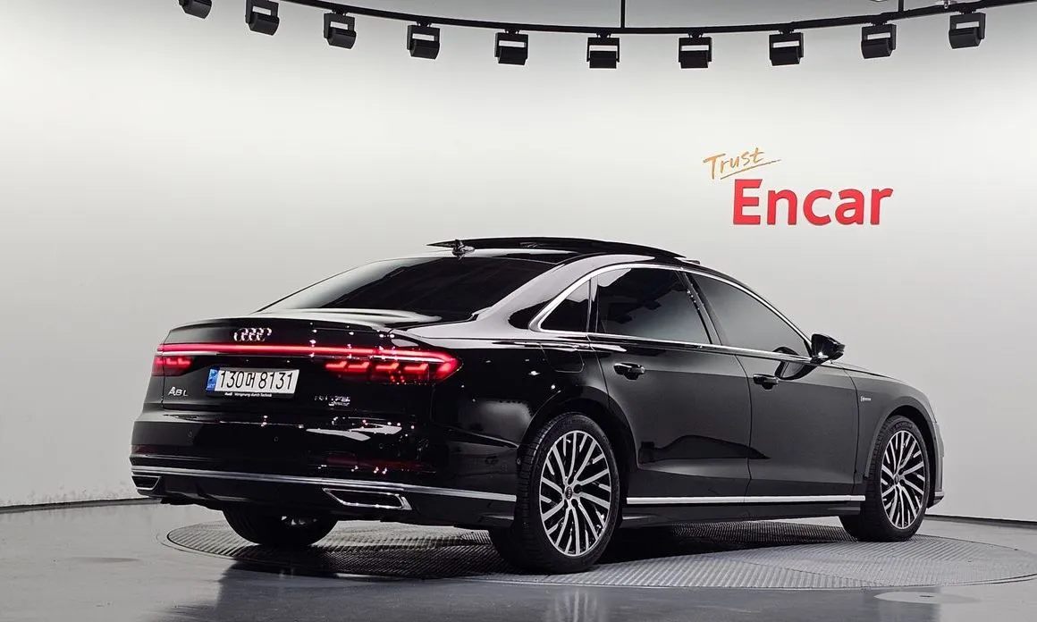 Audi A8 — фото 2