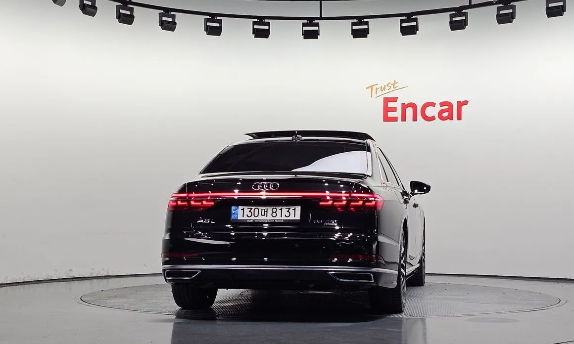 Audi A8 — фото 8