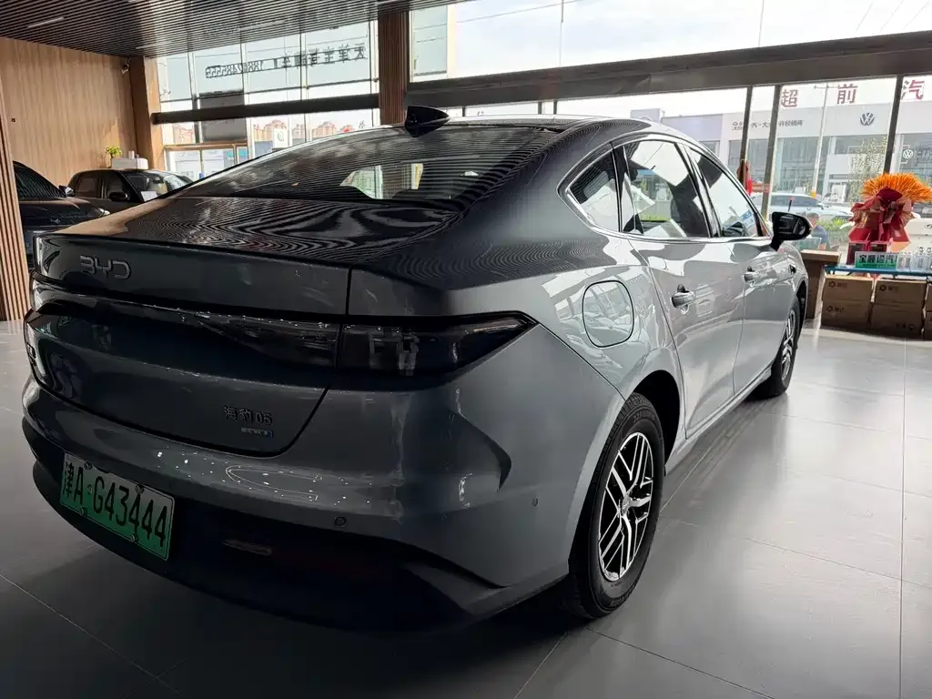 BYD Seal 05 DM-i — фото 7
