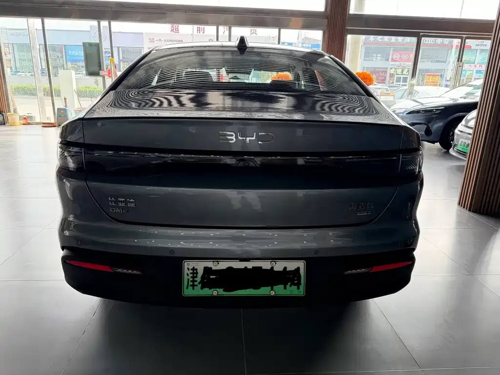 BYD Seal 05 DM-i — фото 9