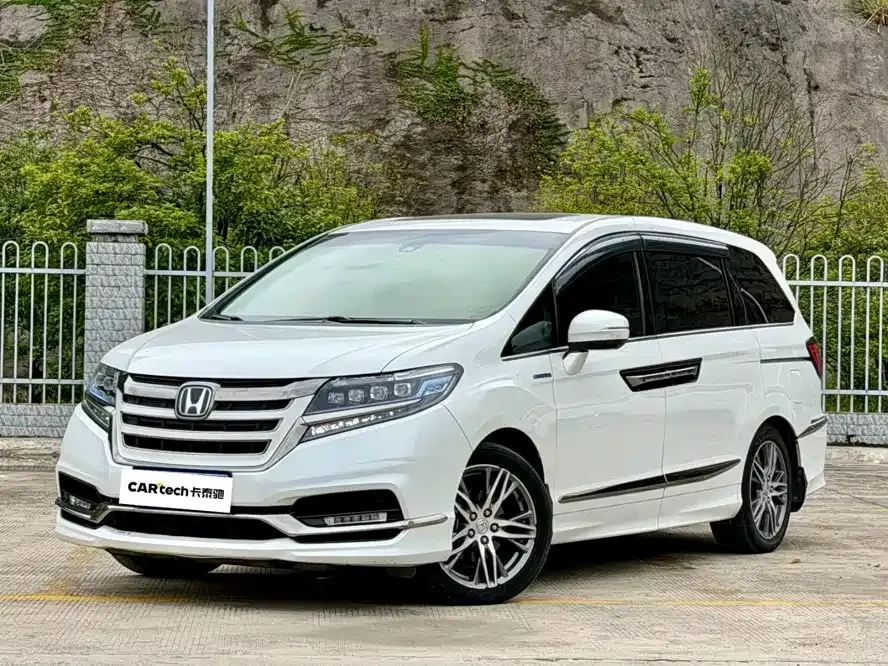 Honda Elysion — фото 1