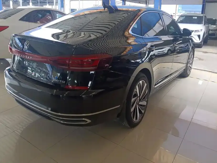 Volkswagen Passat — фото 8