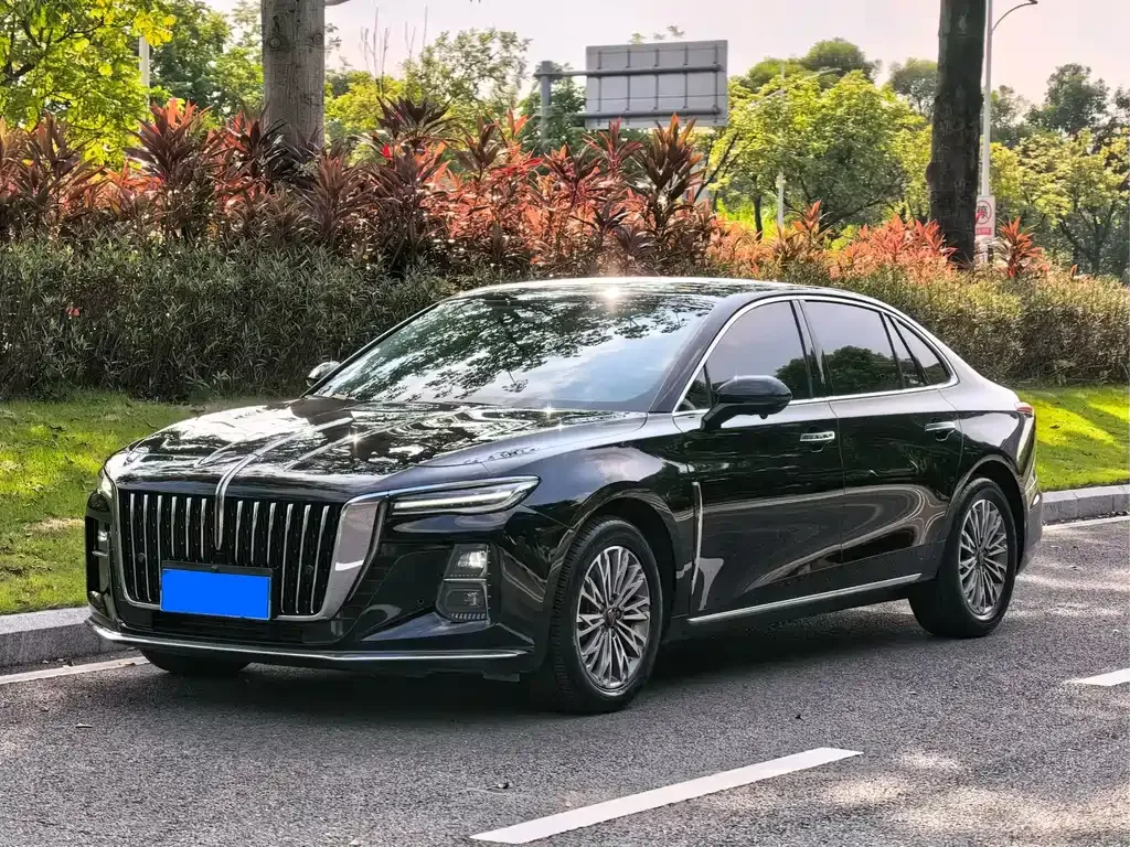 Hongqi H5 — фото 1