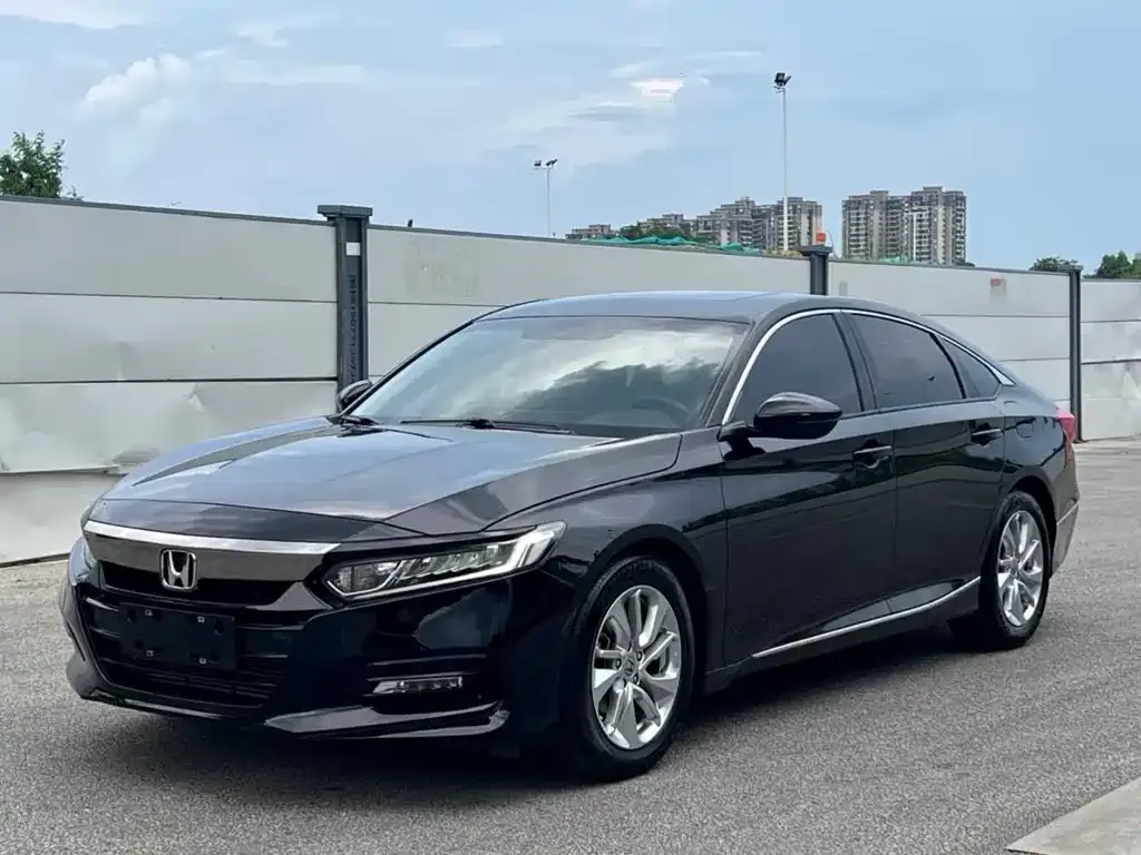 Honda Accord — фото 1